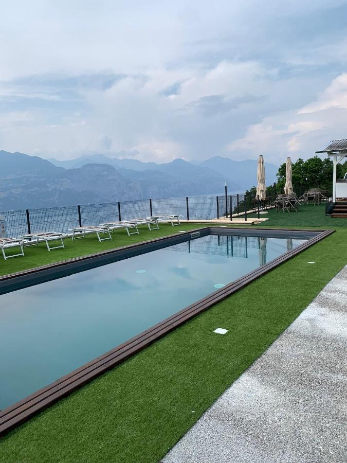 Отель Le Terrazze Sul Garda Relais Biaza Экстерьер фото